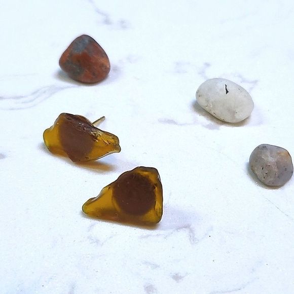Sea glass studs brown - Picture 3 of 3